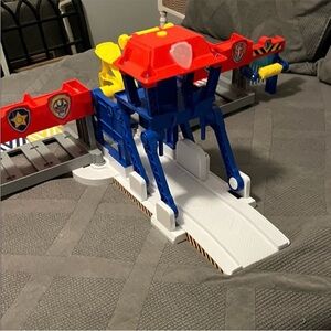 Paw patrol truck station